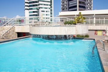 Pool waterfall