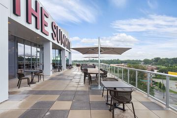 Hotel Exterior 91 of 92