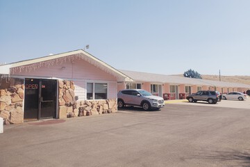 Budget Inn Express