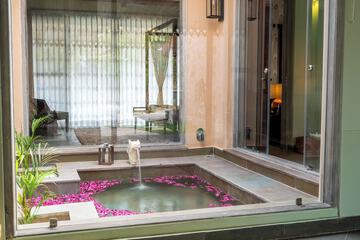 Private pool