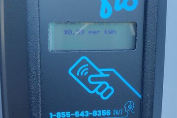 Electric vehicle charging station