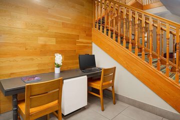 Business Center 23 of 23