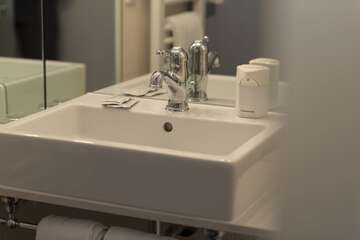 Bathroom sink