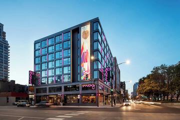 Moxy Chicago Downtown