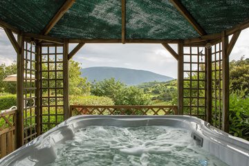 Jetted tub