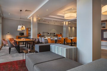 Lobby lounge