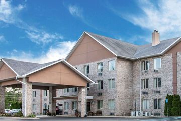 Comfort Inn Whitehall near Michigans Adventure