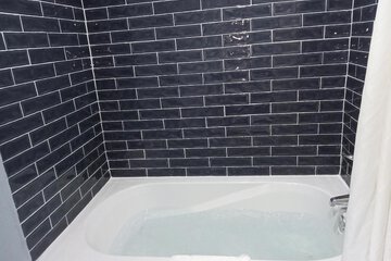 Jetted tub