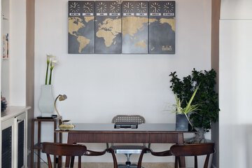 Concierge desk