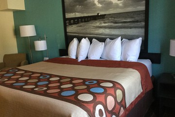 Room 15 of 32