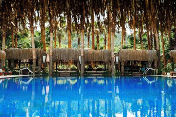 Pool waterfall