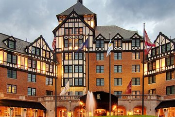 Hotel Roanoke & Conference Center Curio Collection by Hilton