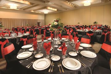 Ballroom/Hall 113 of 120