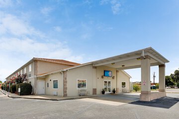 Motel 6 Hinesville GA