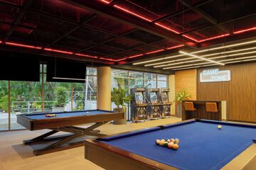 Sports bar