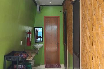 Photo 33
