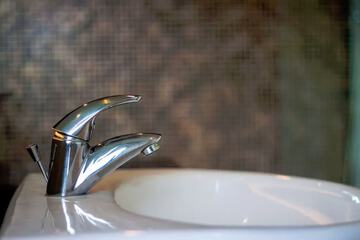 Bathroom sink