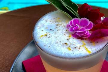 Poolside bar