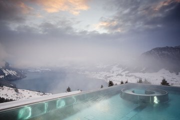 Infinity pool