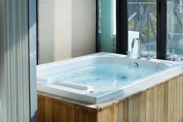 Private spa tub