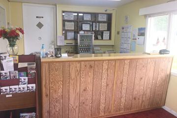 Check-in/check-out kiosk