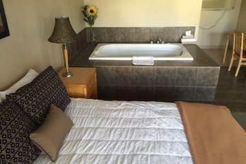 Jetted tub