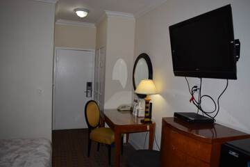 Room 13 of 39