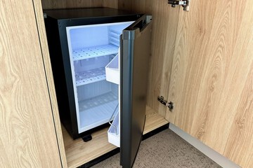 Mini-refrigerator