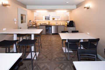 Breakfast area