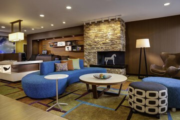 Fairfield Inn & Suites by Marriott Lincoln Southeast