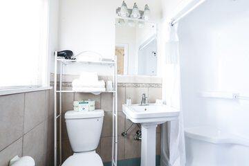Bathroom sink