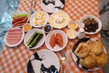 Breakfast meal