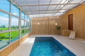 Rooftop pool