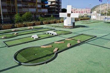 Mini-golf