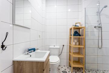 Photo 100