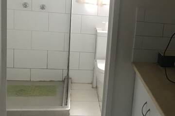 Comfort Room, 1 Queen Bed, Private Bathroom