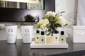 Bathroom amenities