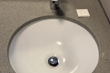 Bathroom sink