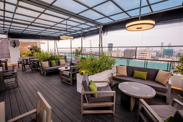 Rooftop pool