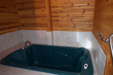 Jetted tub
