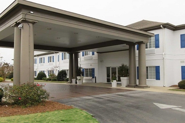 Quality Inn & Suites Sneads Ferry North Topsail Beach