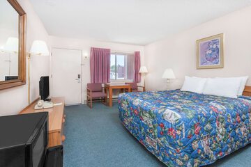Room 9 of 15