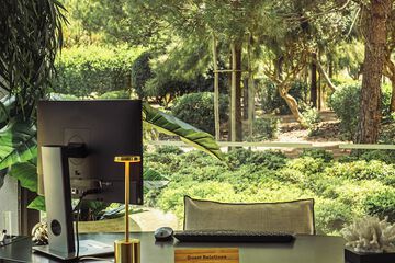 Concierge desk