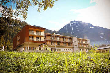 Photo 8