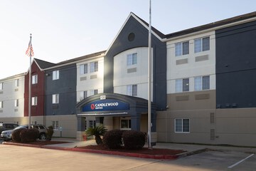 Candlewood Suites Houston Westchase / Westheimer. by IHG