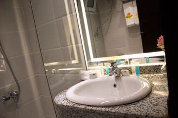 Bathroom sink