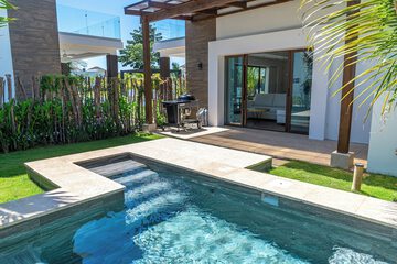 Private spa tub