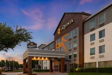 La Quinta Inn & Suites by Wyndham Austin Round Rock