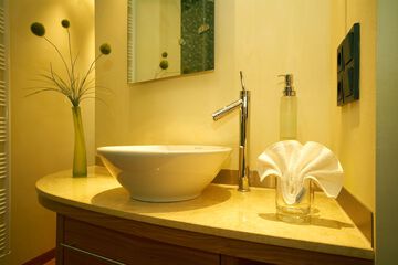 Bathroom sink
