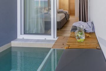Private pool